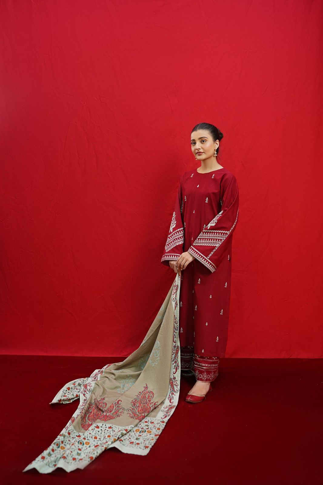 3 Pc Lawn Embroidered (Reddish)