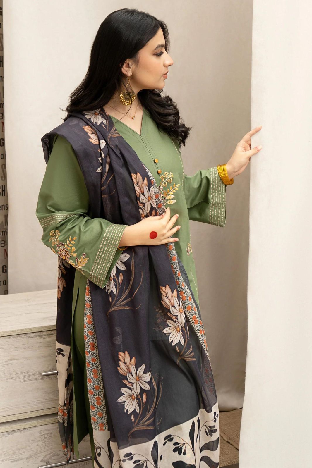 3 Pc Lawn Embroidered (Pista)