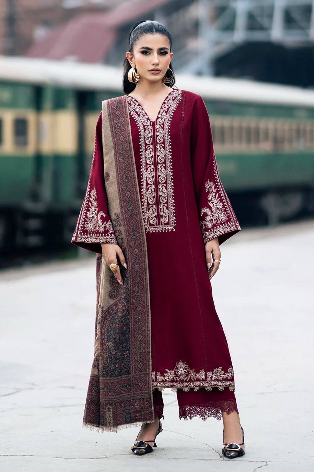 3 Pc Lawn Embroidered (Maroon)