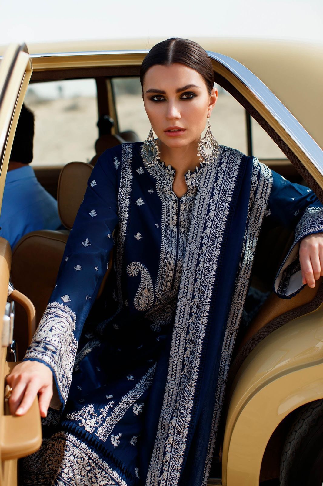 3 Pc Lawn Embroidered (1010)