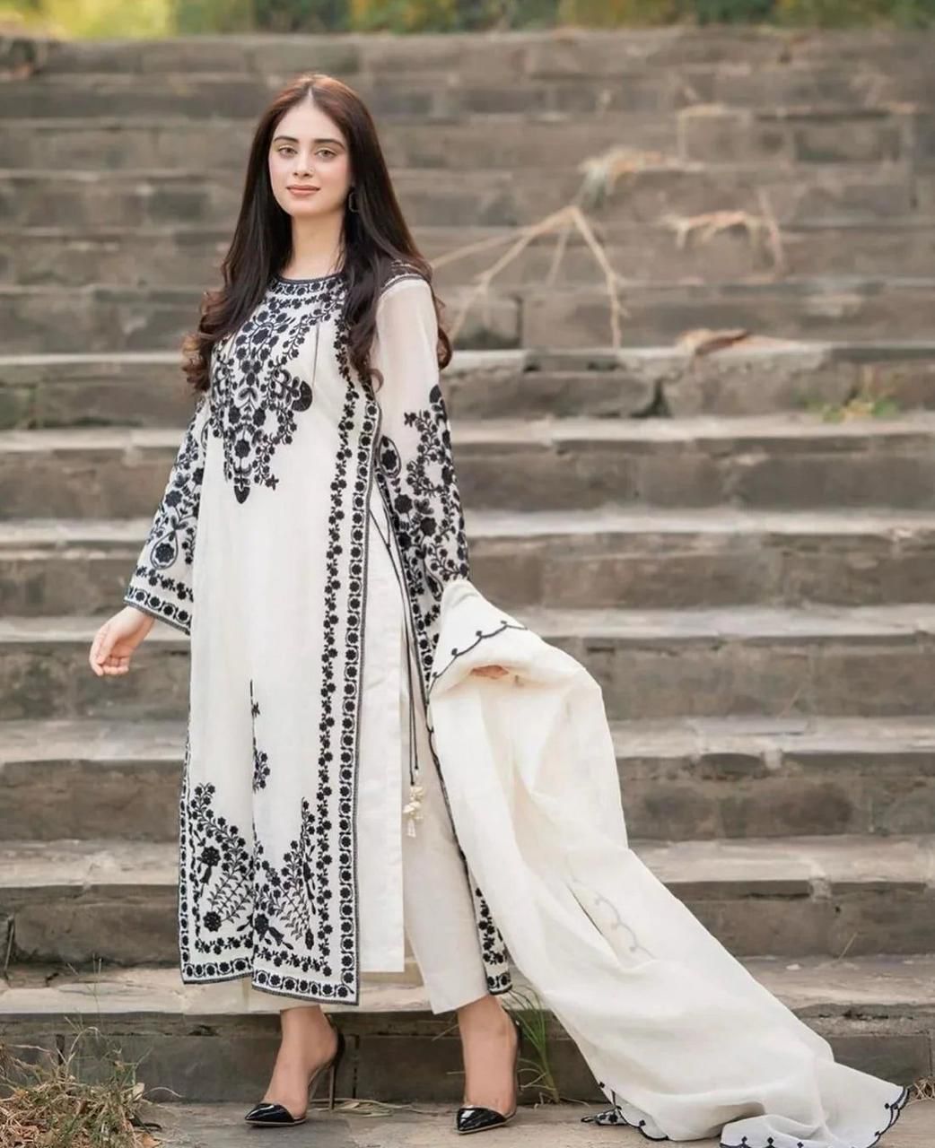 3 Pc Lawn Embroidered (White)