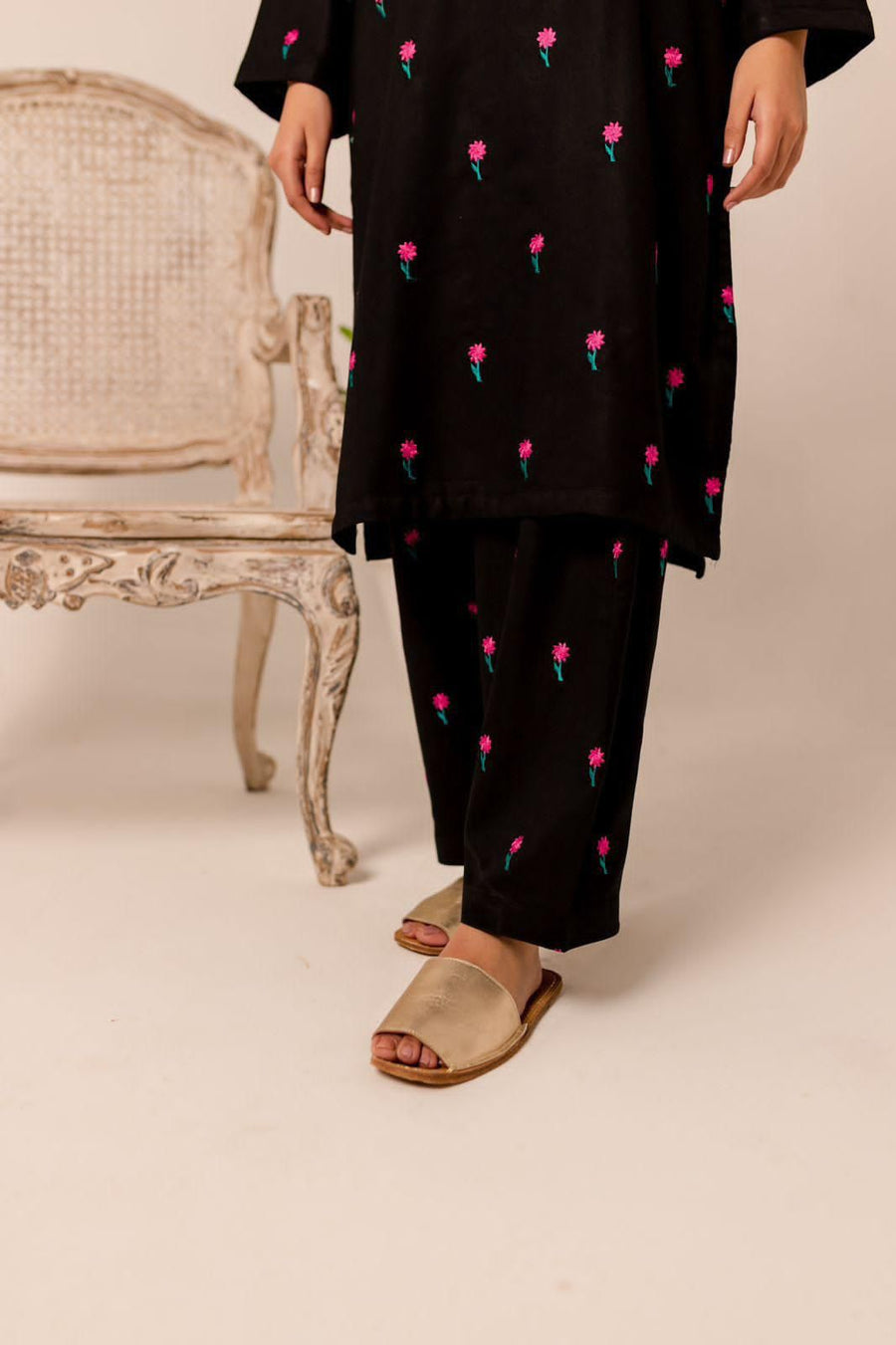 2 Pc lawn Embroidered (Black)