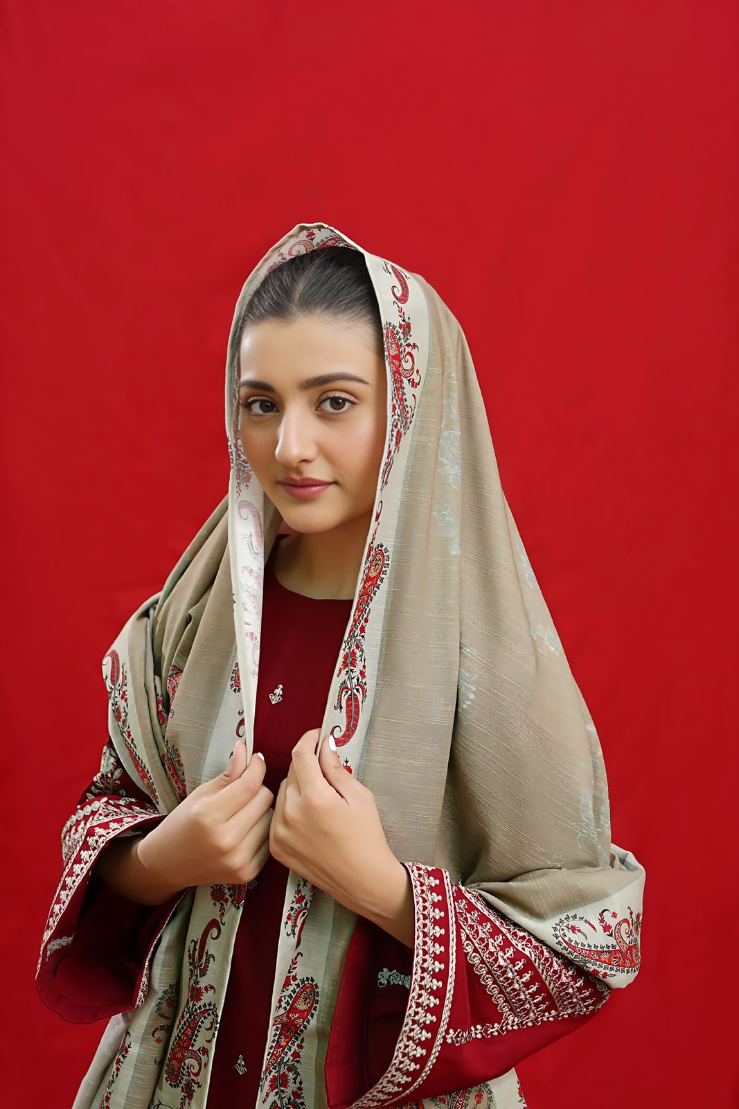 3 Pc Lawn Embroidered (Reddish)